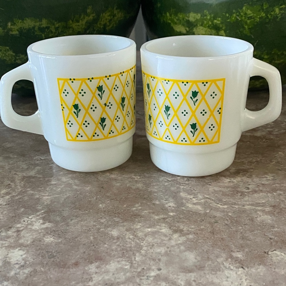 Retro White and Yellow Diamond Pattern Mugs. Stackable milk glass